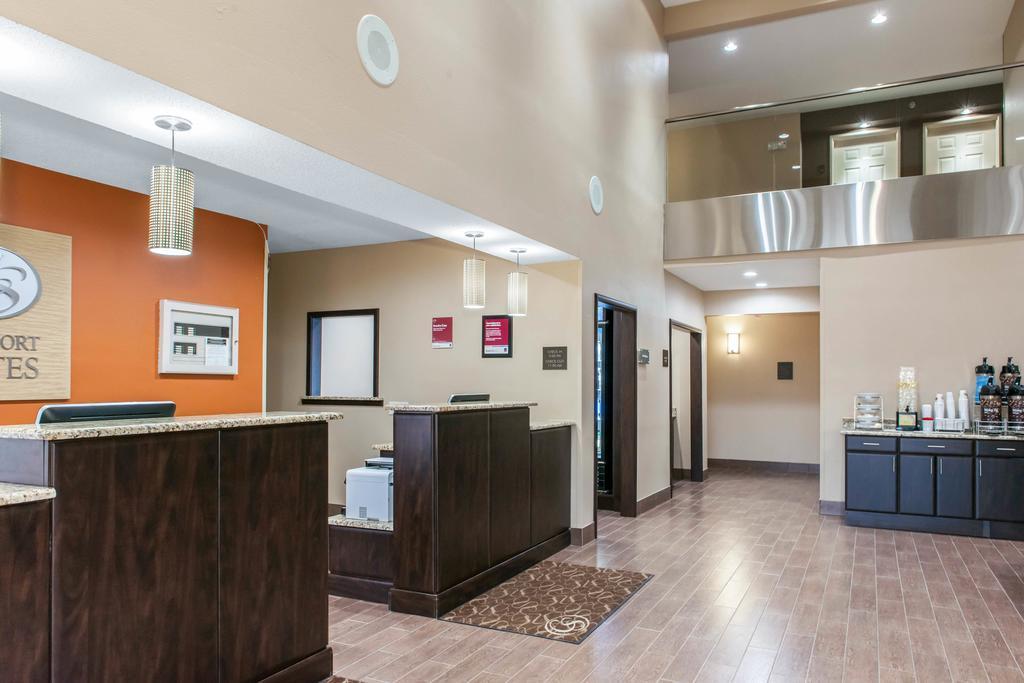 Comfort Suites Terre Haute University Area Bagian luar foto