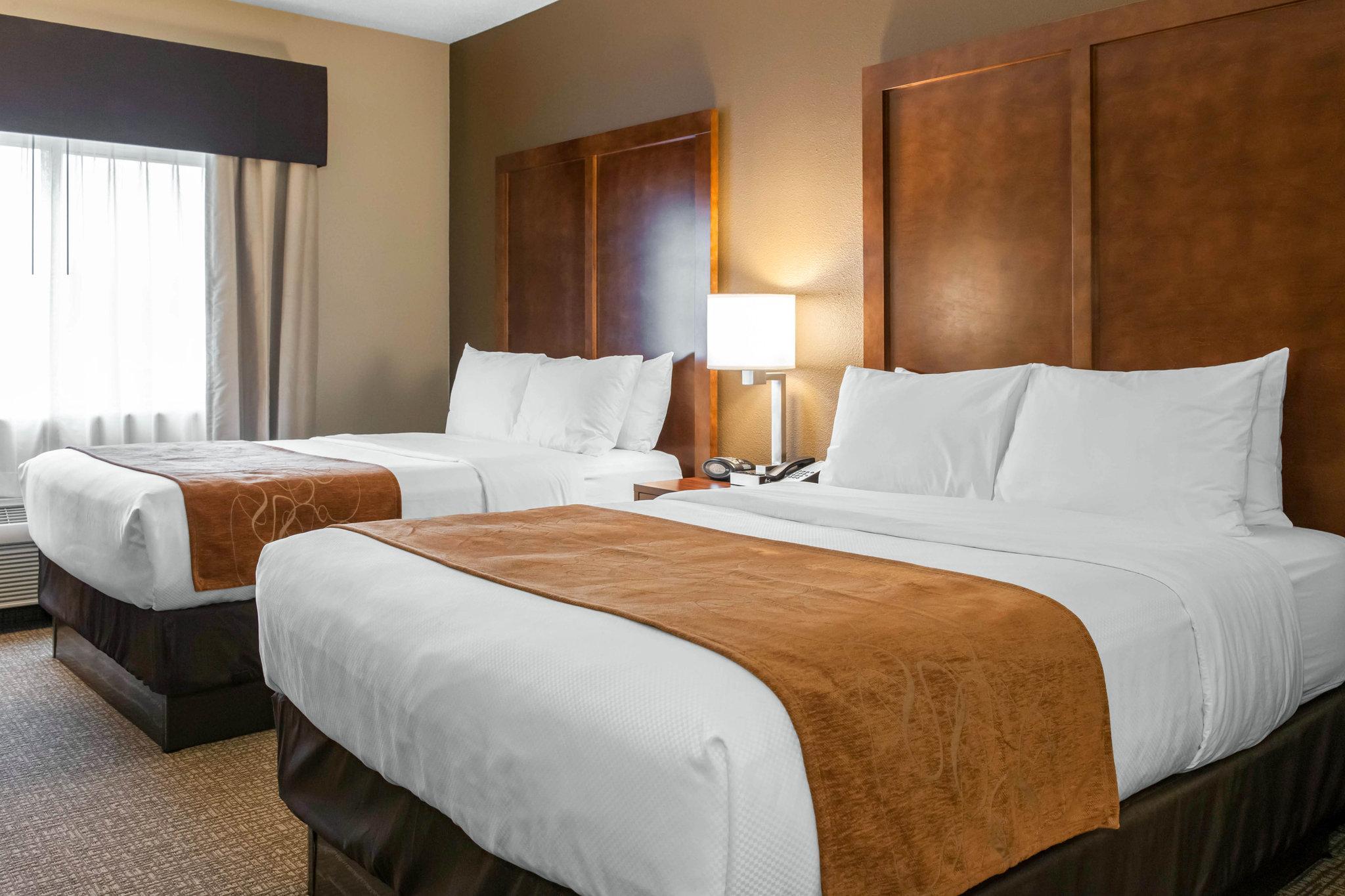 Comfort Suites Terre Haute University Area Bagian luar foto