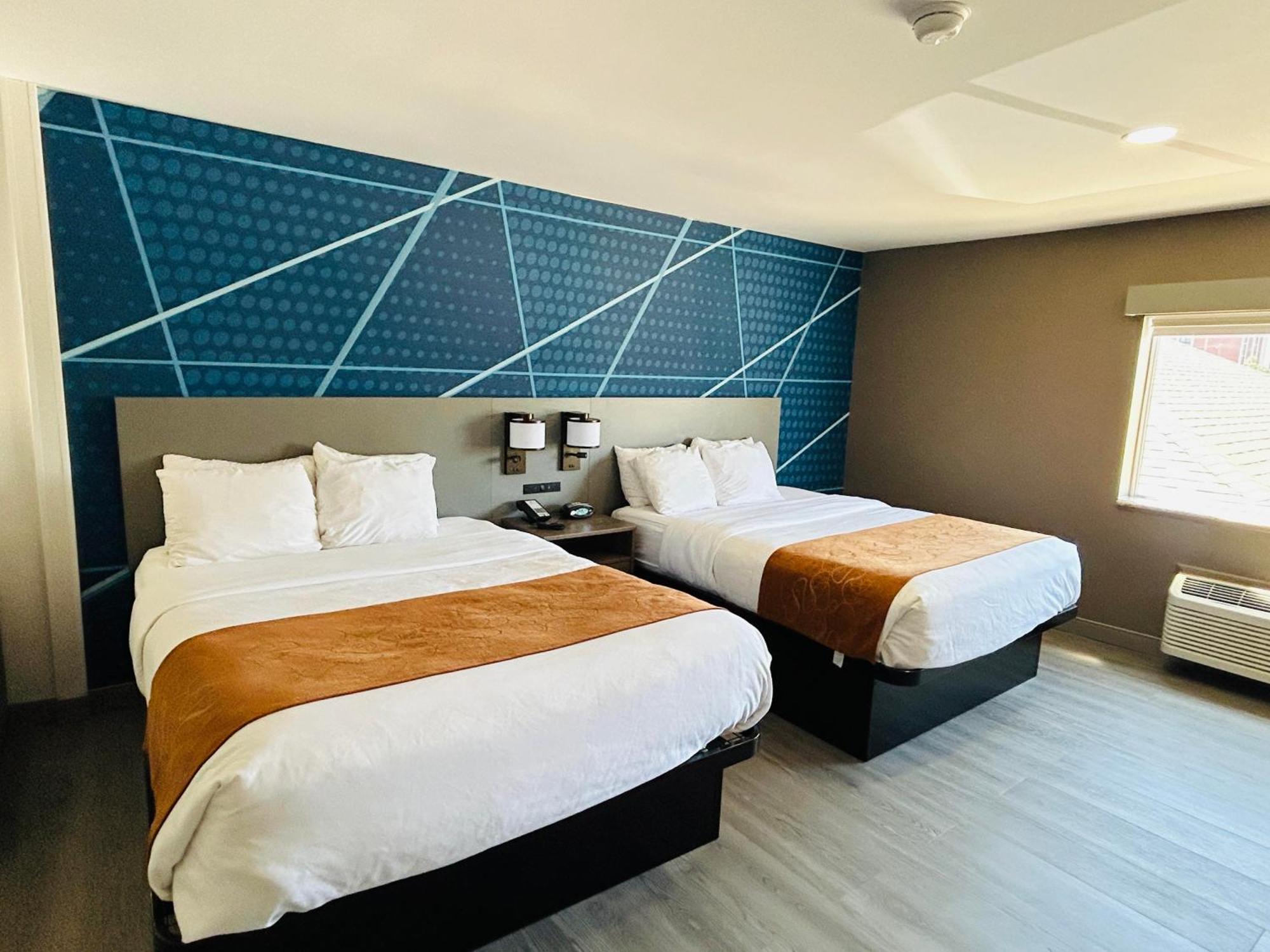 Comfort Suites Terre Haute University Area Bagian luar foto