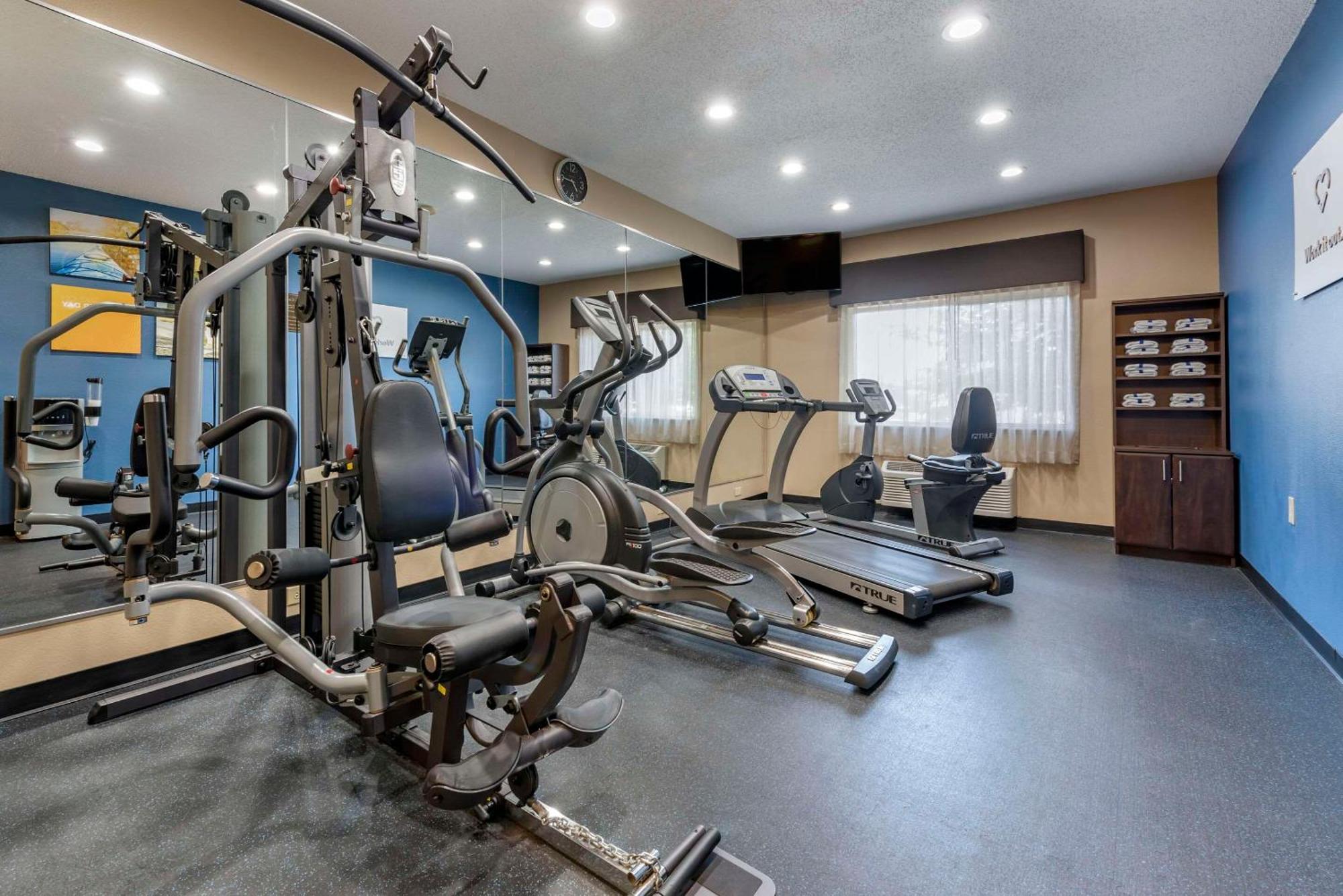 Comfort Suites Terre Haute University Area Bagian luar foto
