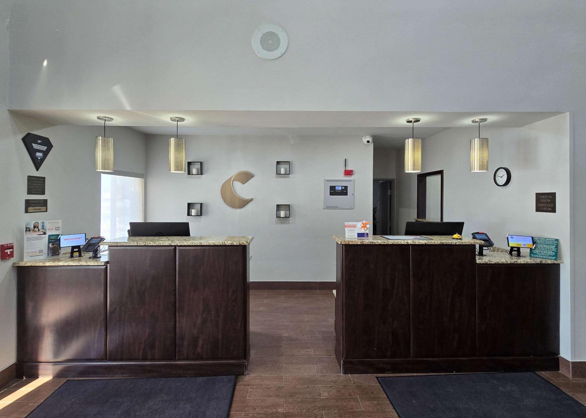 Comfort Suites Terre Haute University Area Bagian luar foto